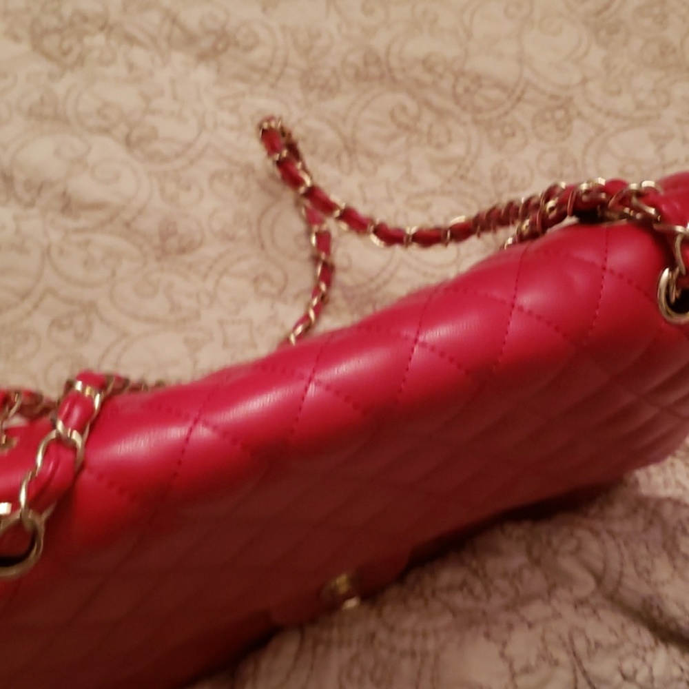 Red bag - Picture 2 of 6